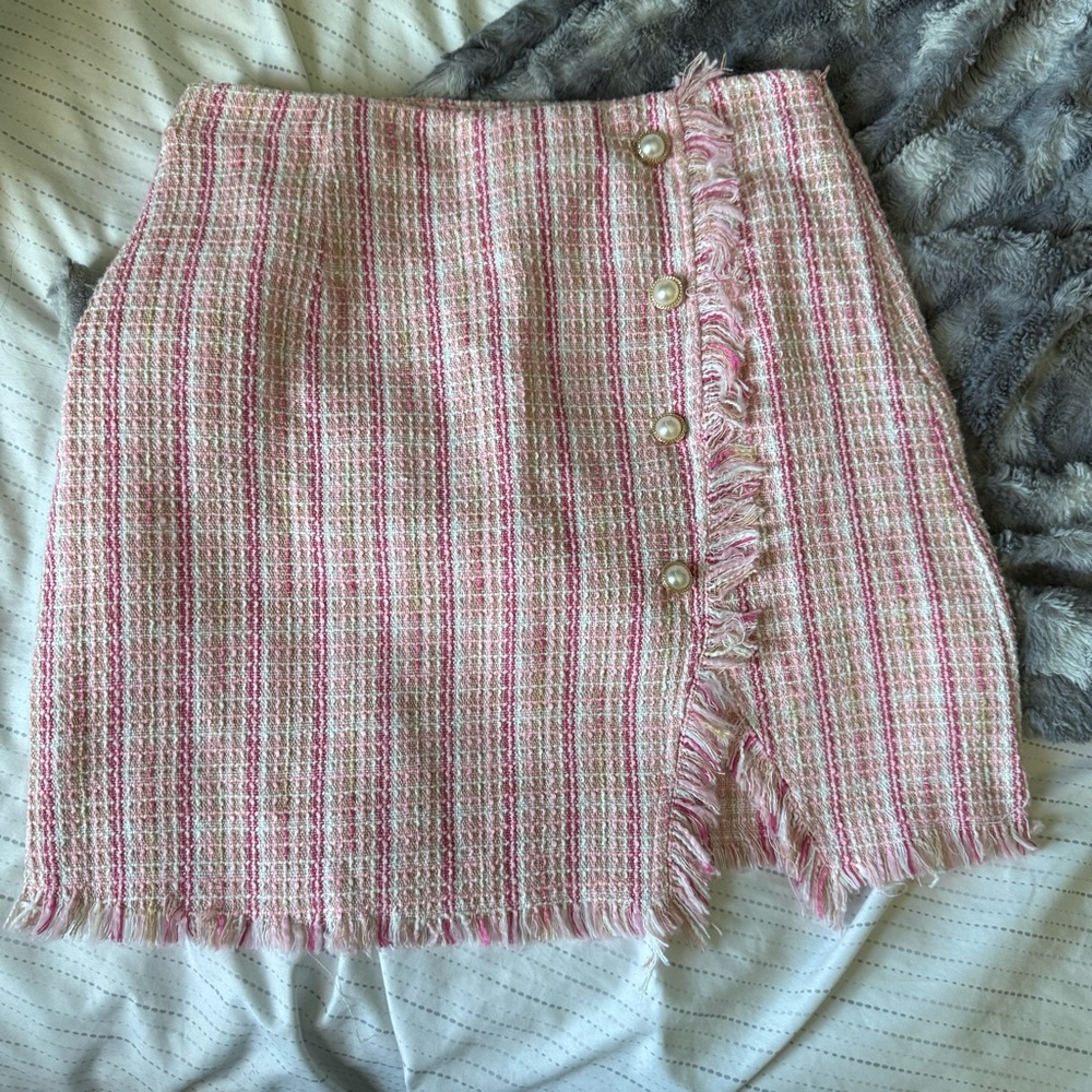 Francesca's Collections Pink and White Tweed Skirt Valentine’s Day - Picture 2 of 5